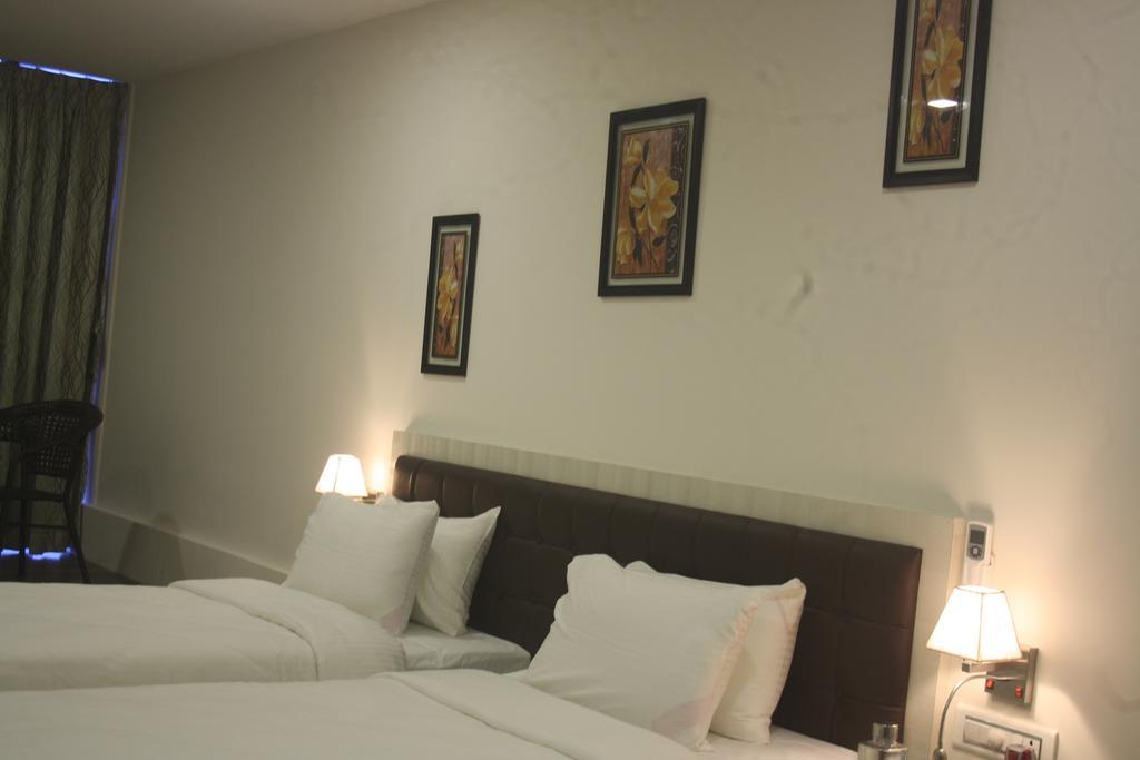 Maxx Value Hospitality Hotel Mumbai Exterior photo